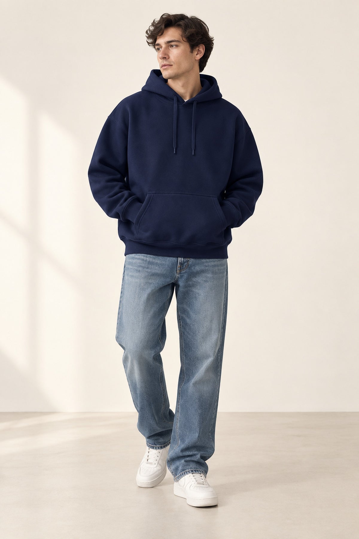 500gsm-heavyweight-pullover-hoodie model-lifestyle