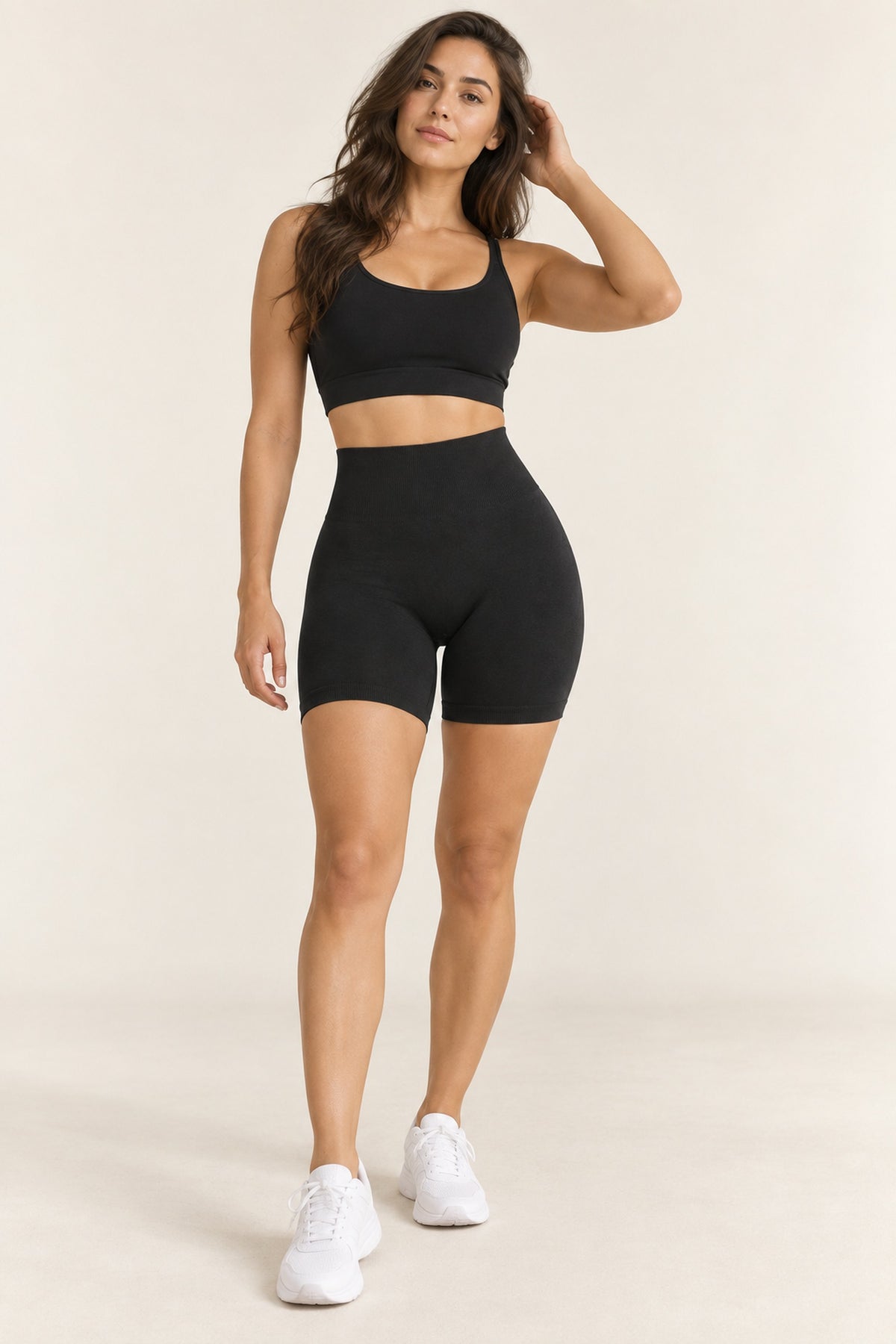 seamless-high-waist-training-shorts model-lifestyle